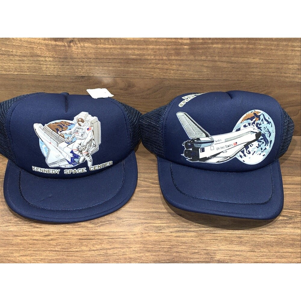 2 - VINTAGE Kennedy Space Center Snapback Trucker Hat - Unisex - Navy Blue